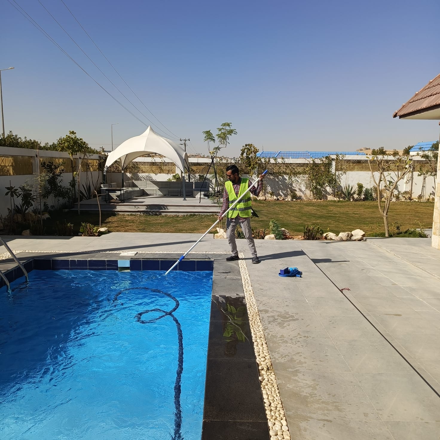 ترميم وإصلاح المسابح