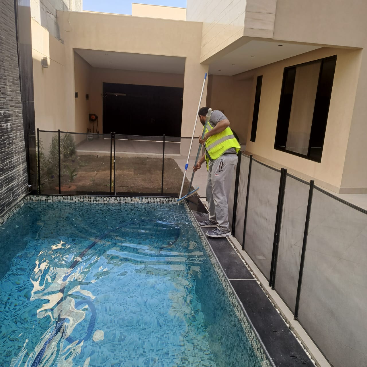 مسبح عائلي فاخر